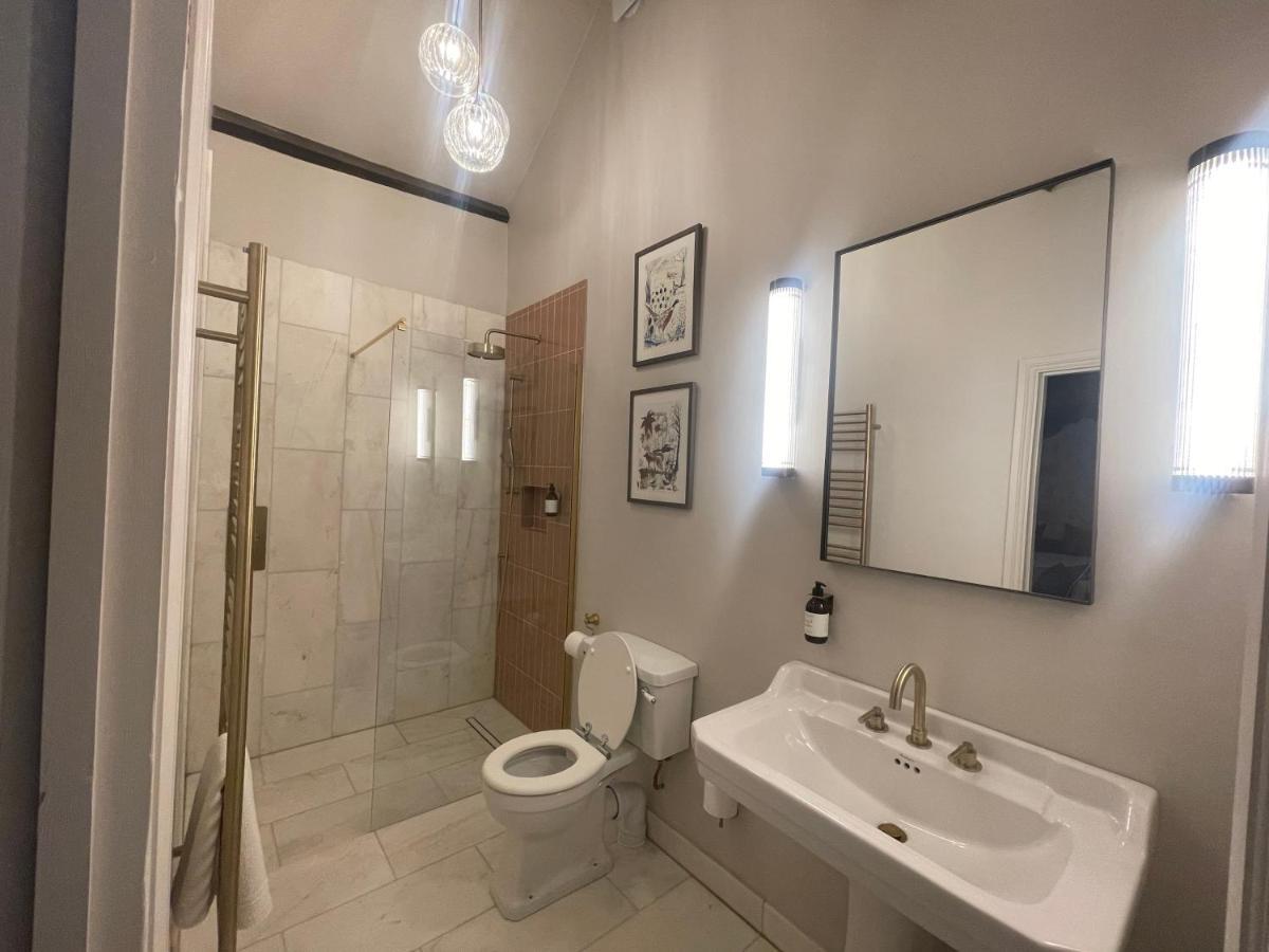 Bed and Breakfast The Hideaway Saint Brides Major Экстерьер фото